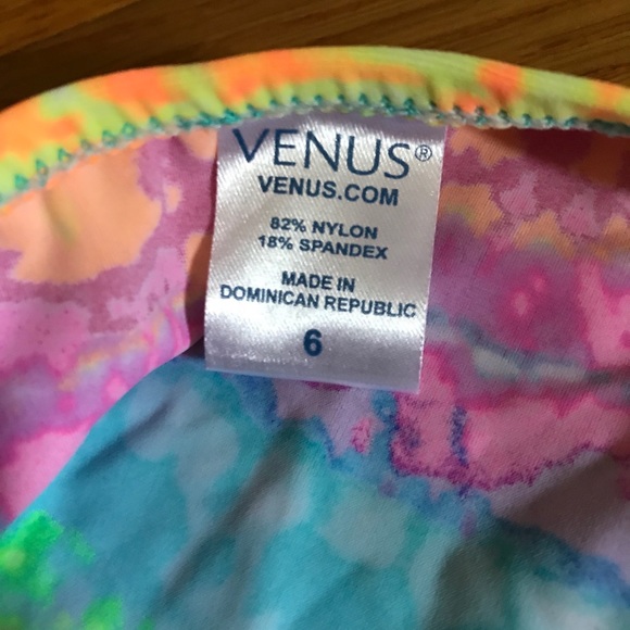 Semi high waisted Swim Bottoms - Picture 3 of 3